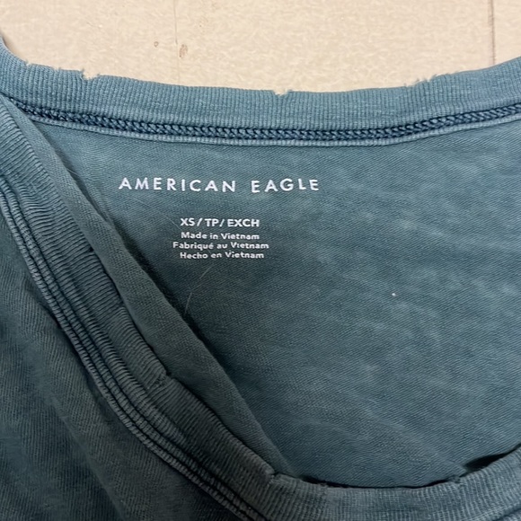 American eagle boyfriend tee and avalanche leggings only worn a few times - Picture 2 of 5